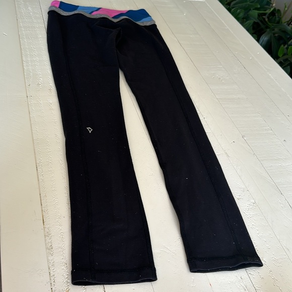 Iviiva bu Lululemon size 10 black leggings with blue pink and gray top - Picture 5 of 12